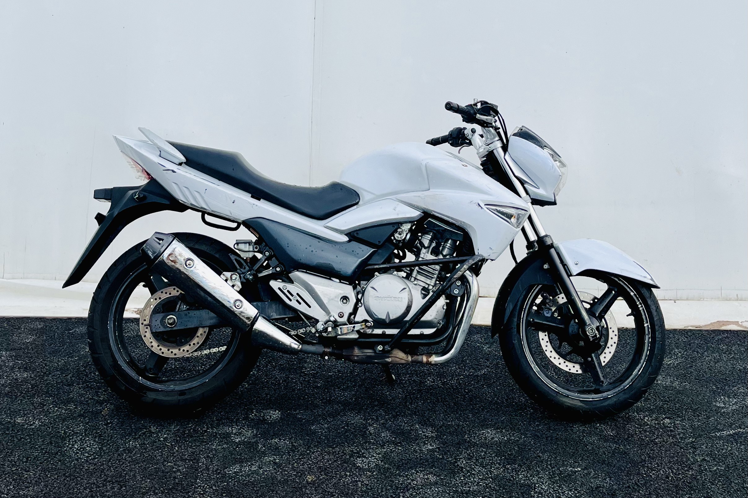 Suzuki GW250